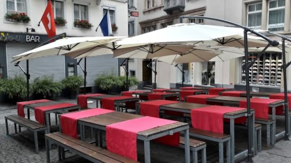 Explore the Old Town-1